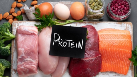 6 DẤU HIỆU CHO THẤY BẠN ĐANG NẠP QUÁ NHIỀU PROTEIN MỖI NGÀY